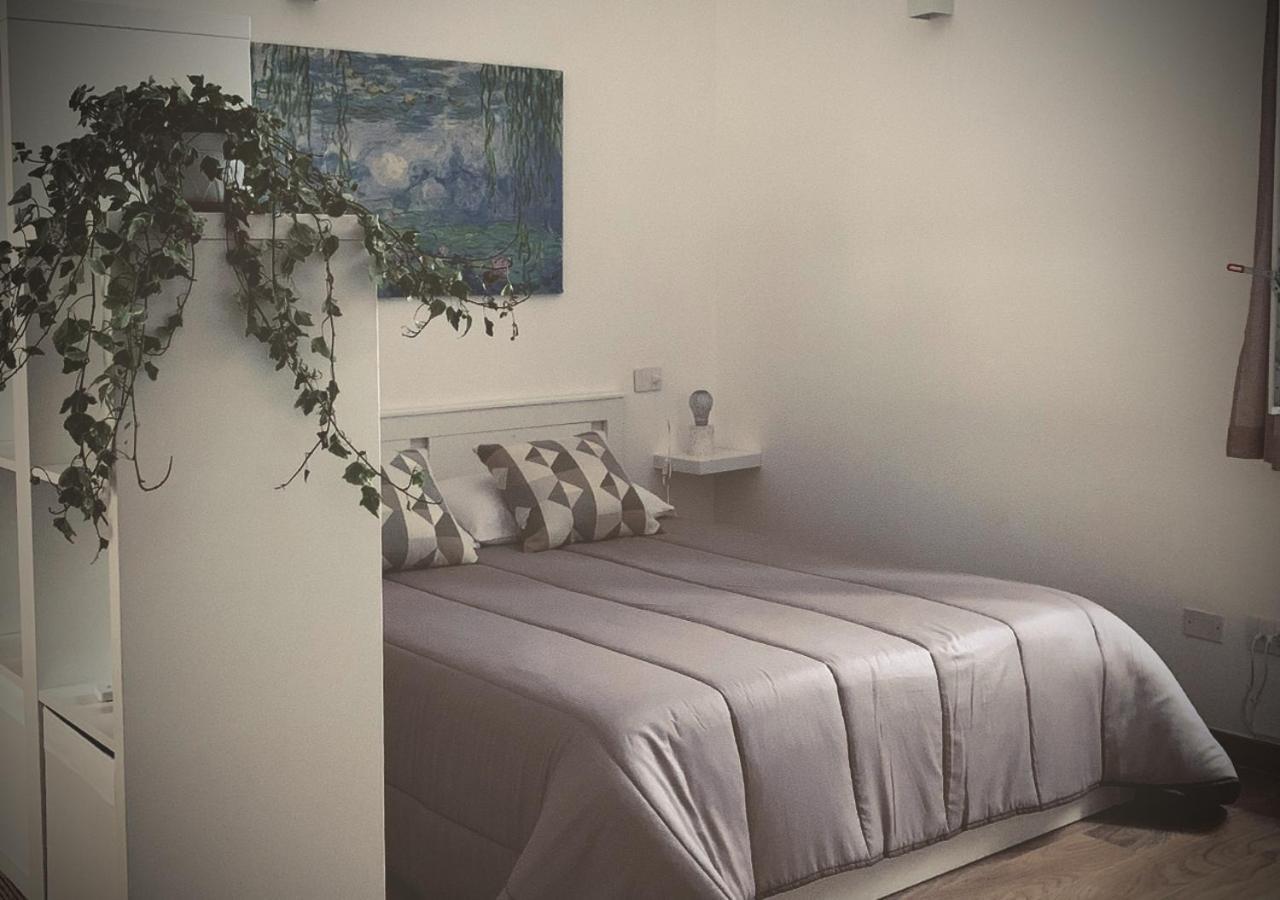 Satyria Apartments Таранто Экстерьер фото